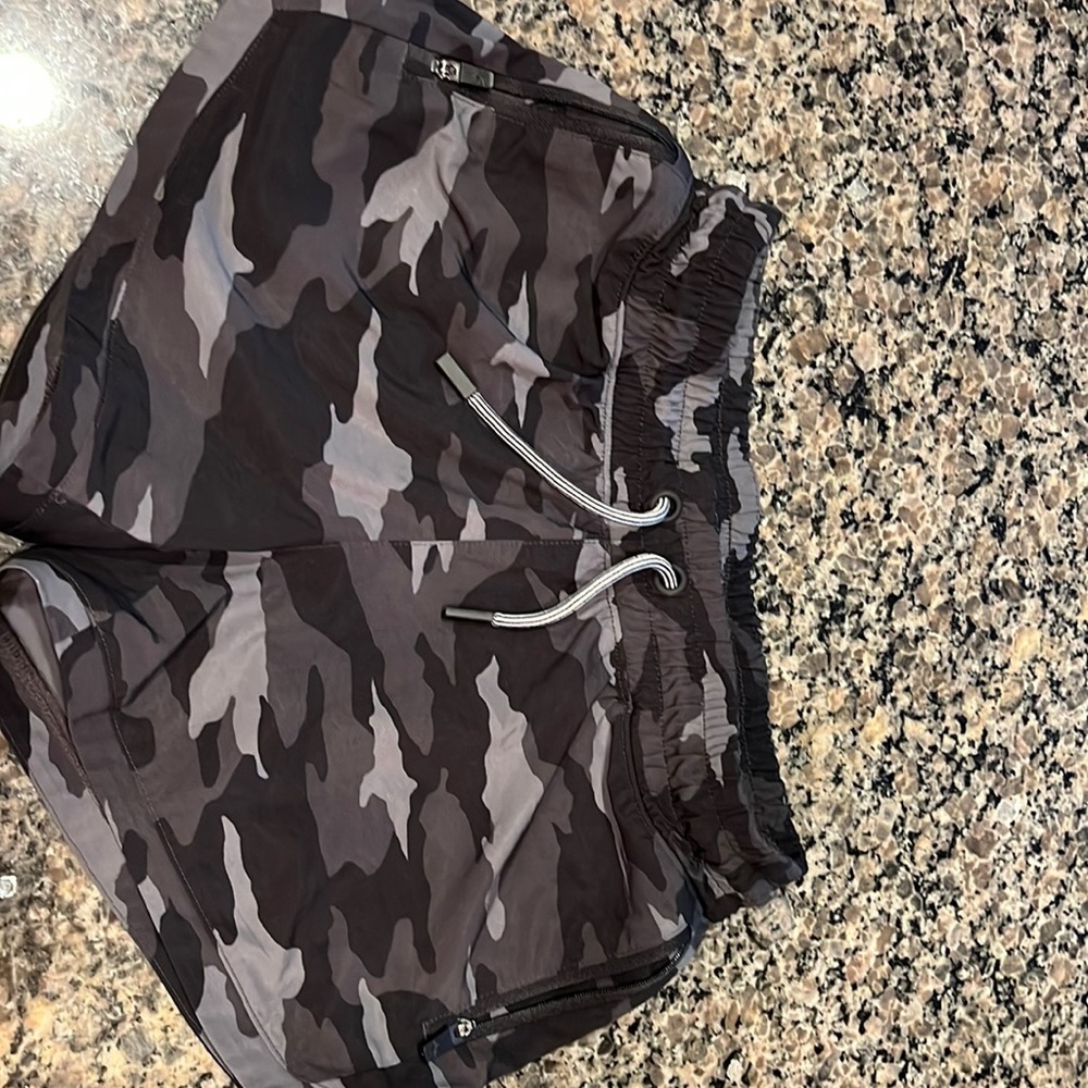 Athleta girls camo shorts